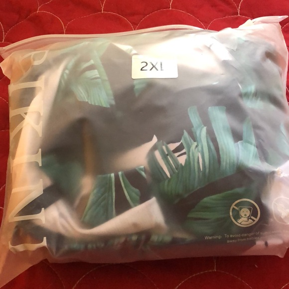 NWT 2-Piece Women Tankini Set with Shorts Padded Swimsuit - Size 2X - Picture 2 of 3